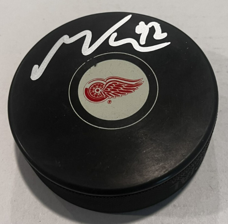 MARCO KASPER SIGNED DETROIT RED WINGS HOCKEY PUCK W/ CASE COA