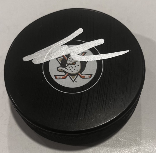 LEO CARLSSON SIGNED ANAHEIM DUCKS HOCKEY PUCK W/ CASE COA