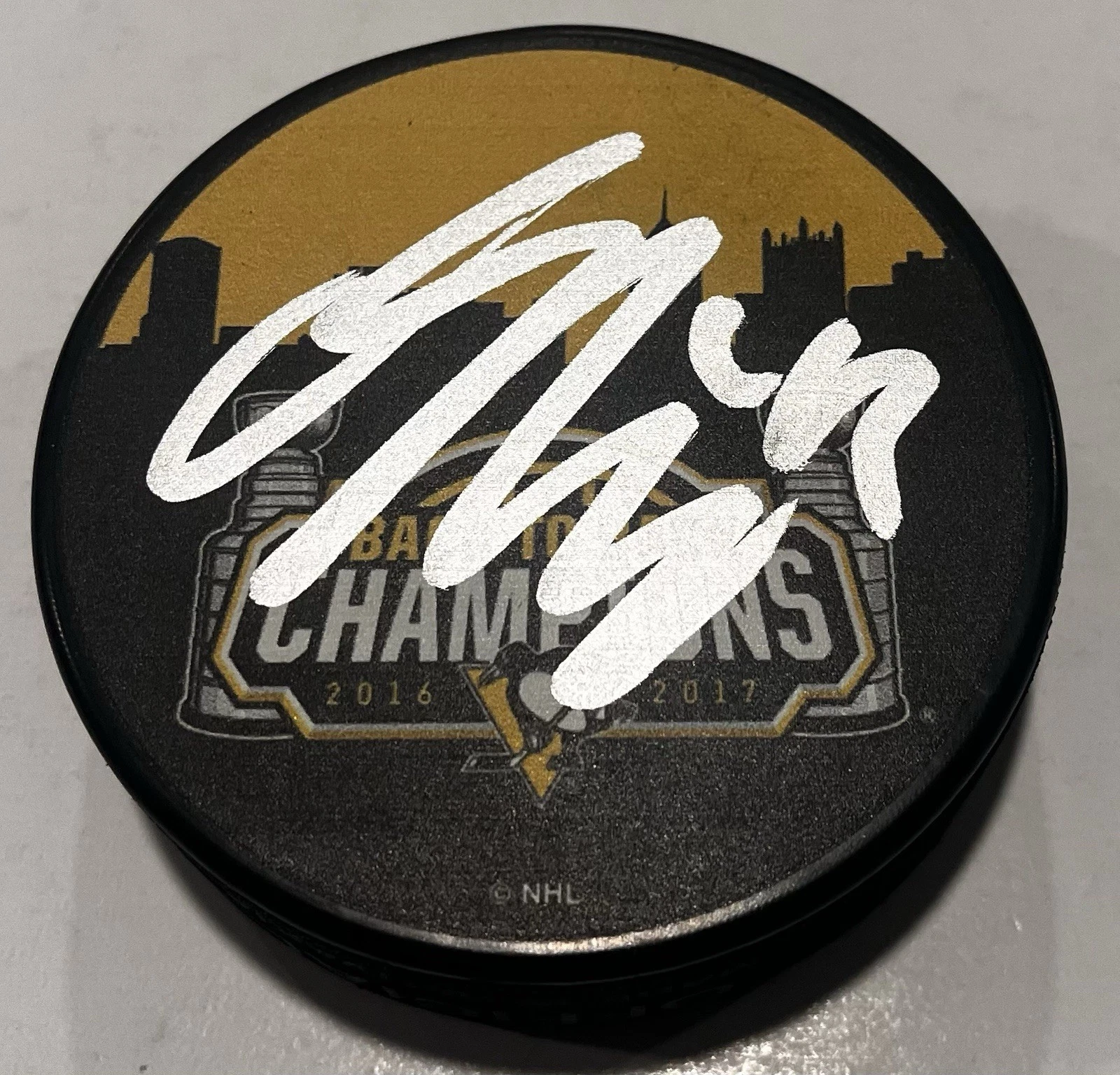 CONOR SHEARY SIGNED PITTSBURGH PENGUINS STANLEY CUP HOCKEY PUCK W/ CASE COA