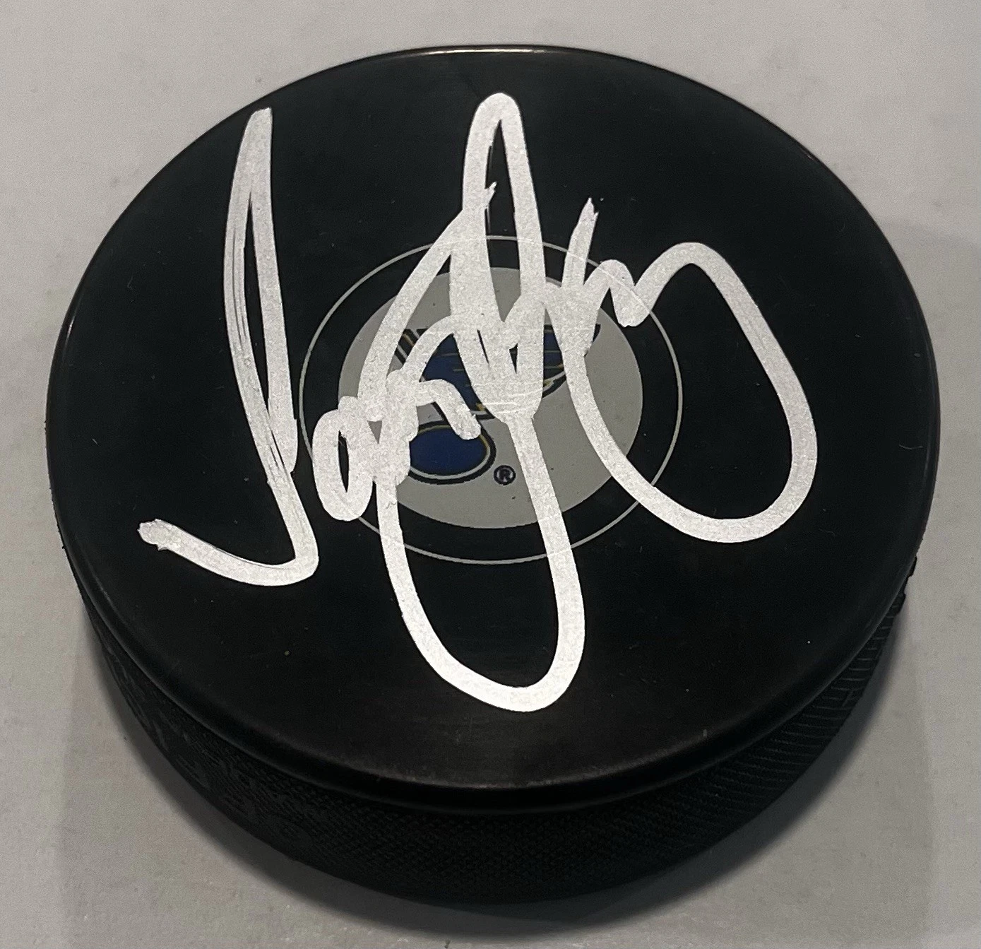 SCOTT YOUNG SIGNED ST LOUIS BLUES HOCKEY PUCK W/ CASE COA