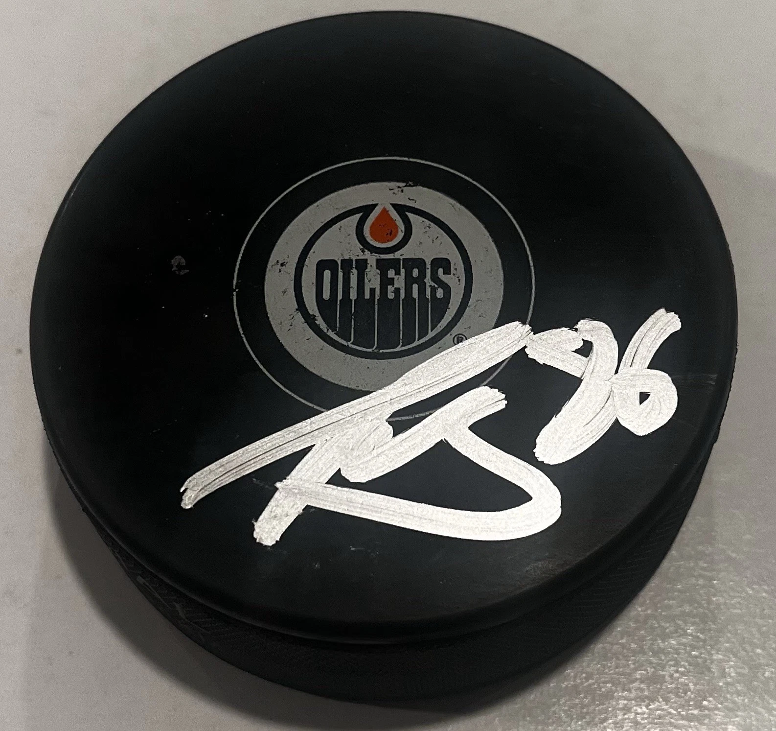 DAVID TOMASEK SIGNED EDMONTON OILERS HOCKEY PUCK W/ CASE COA