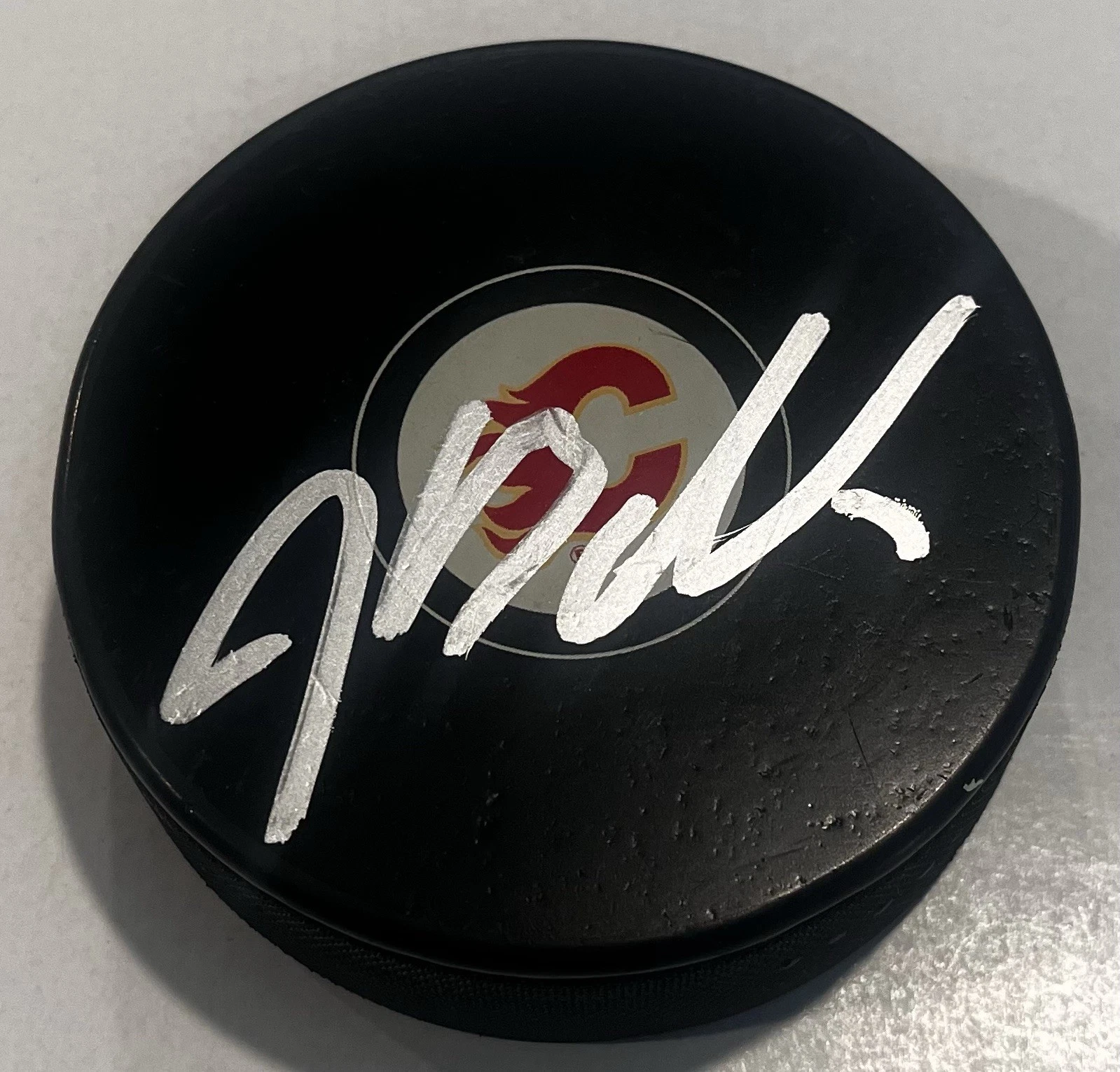 KEVIN BAHL SIGNED CALGARY FLAMES HOCKEY PUCK W/ CASE COA