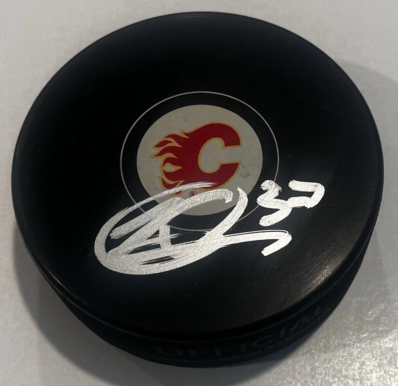 YAN KUZNETSOV SIGNED CALGARY FLAMES HOCKEY PUCK W/ CASE COA