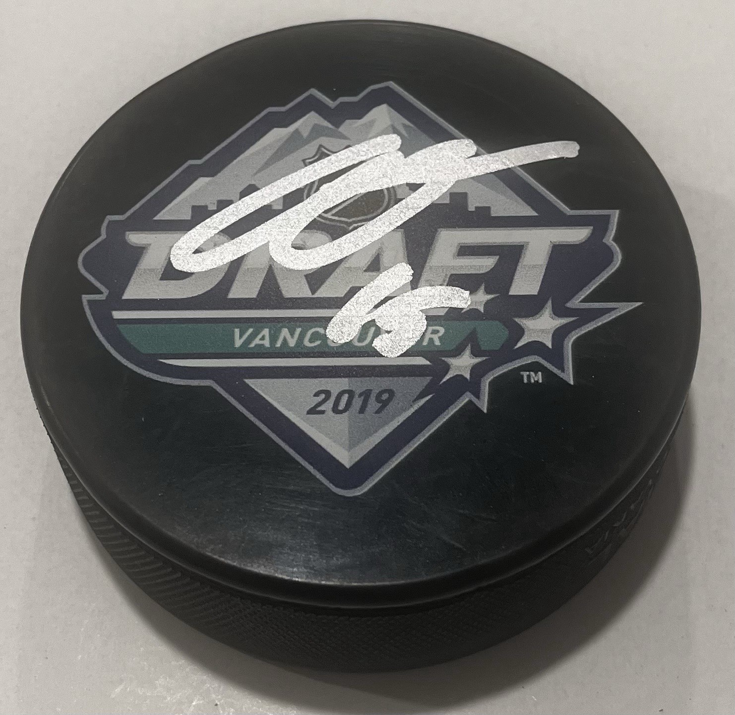 ALEX TURCOTTE SIGNED LOS ANGELES KINGS 2019 NHL DRAFT HOCKEY PUCK W/ CASE COA