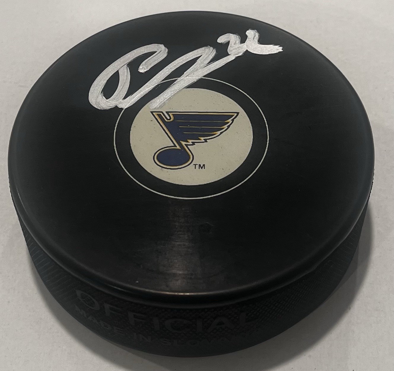 PIUS SUTER SIGNED ST LOUIS BLUES HOCKEY PUCK W/ CASE COA