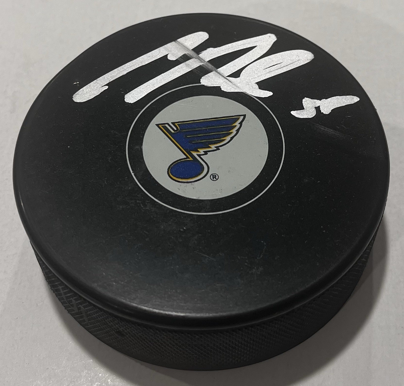 COLTON PARAYKO SIGNED ST LOUIS BLUES HOCKEY PUCK W/ CASE COA