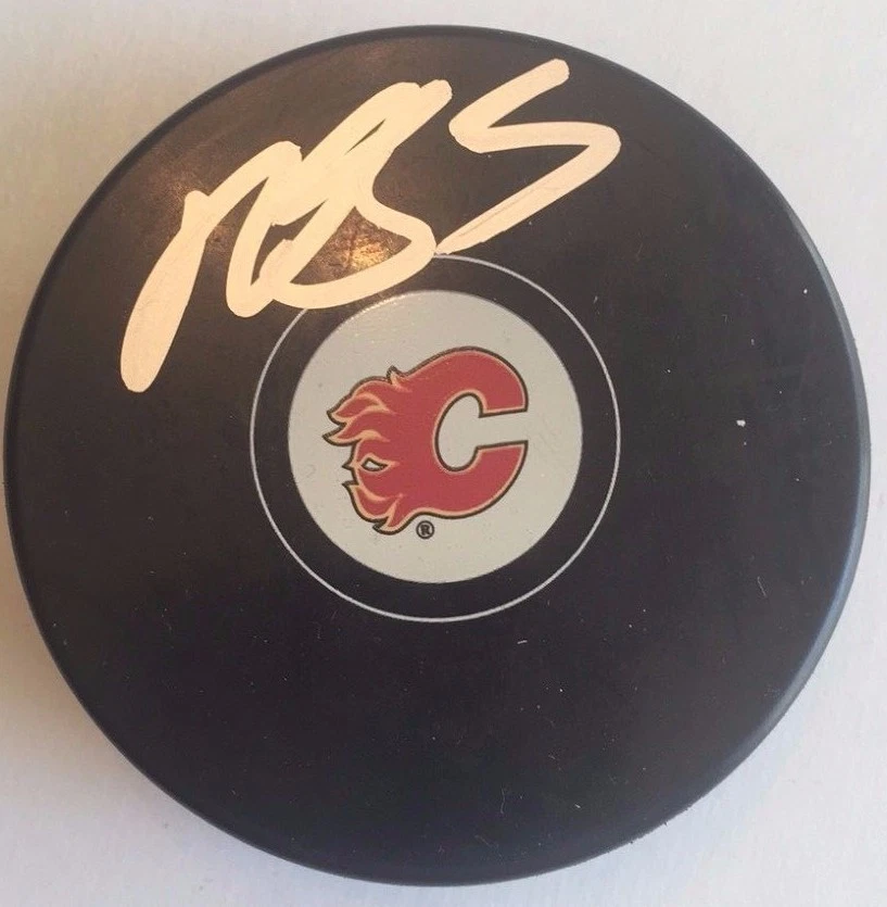 MARK GIORDANO SIGNED CALGARY FLAMES PUCK W/CASE COA