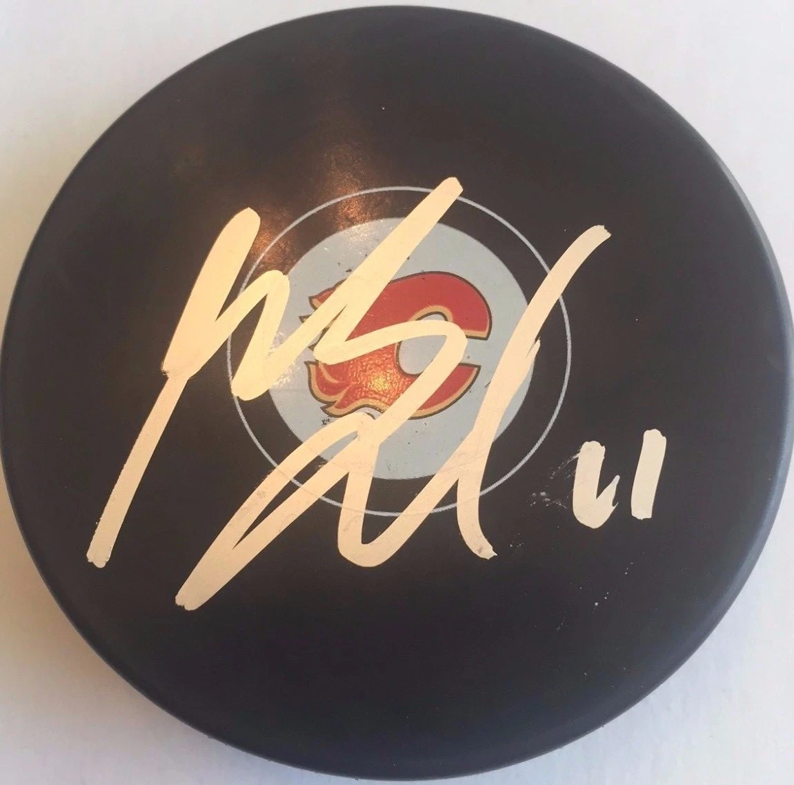 MIKAEL BACKLUND SIGNED CALGARY FLAMES PUCK W/CASE COA