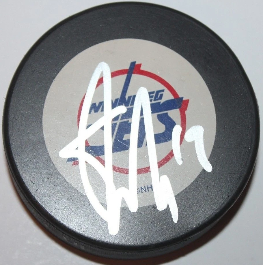 Shane Doan signed Winnipeg Jets Puck w/ case COA