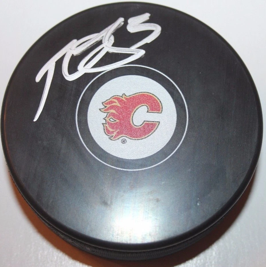 MARK GIORDANO SIGNED CALGARY FLAMES PUCK W/ CASE COA