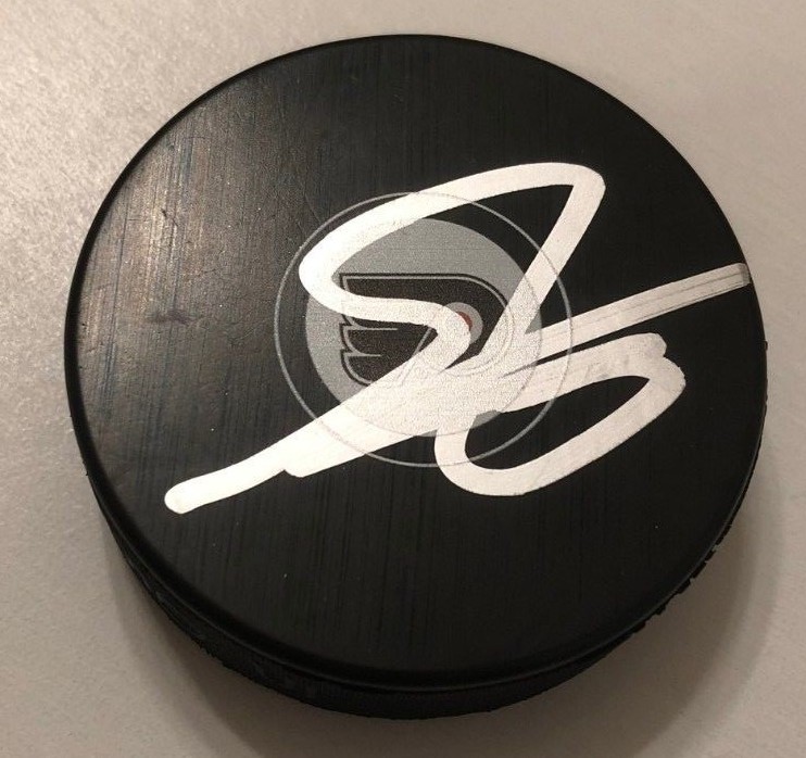 SHAYNE GOSTISBEHERE SIGNED PHILADELPHIA FLYERS PUCK W/CASE COA