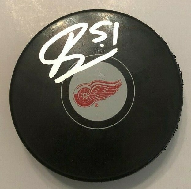 FRANS NIELSEN SIGNED DETROIT RED WINGS HOCKEY PUCK W/CASE COA