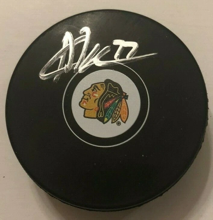 KIRBY DACH SIGNED CHICAGO BLACKHAWKS HOCKEY PUCK W/CASE COA
