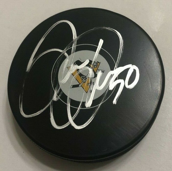 JUUSO RIIKOLA SIGNED PITTSBURGH PENGUINS HOCKEY PUCK W/ CASE COA