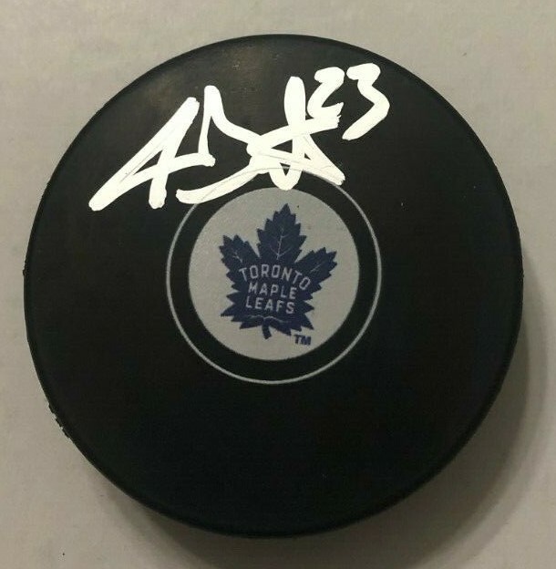 TRAVIS DERMOTT SIGNED TORONTO MAPLE LEAFS HOCKEY PUCK W/ CASE COA