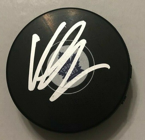 KYLE CLIFFORD SIGNED TORONTO MAPLE LEAFS HOCKEY PUCK W/ CASE COA