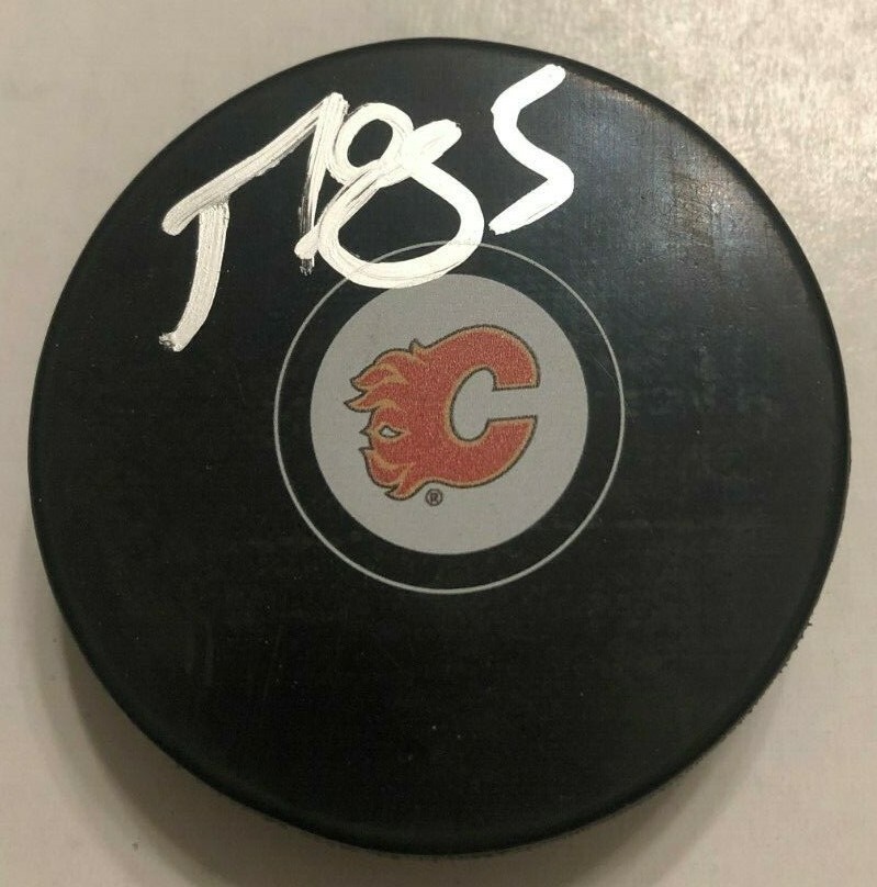 MARK GIORDANO SIGNED CALGARY FLAMES HOCKEY PUCK W/ CASE COA