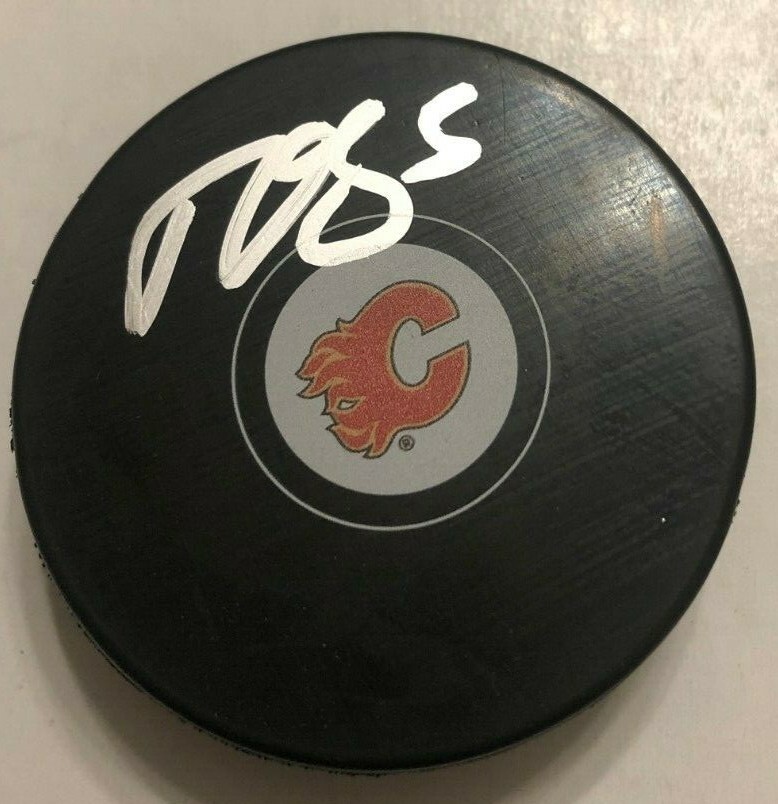 MARK GIORDANO SIGNED CALGARY FLAMES HOCKEY PUCK W/ CASE COA