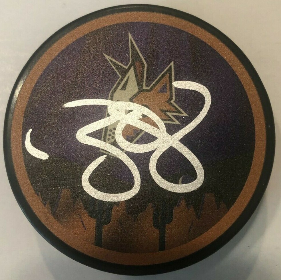 RYAN DZINGEL SIGNED ARIZONA COYOTES HOCKEY PUCK W/ CASE COA