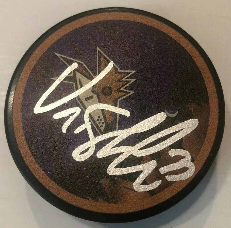 VICTOR SODERSTROM SIGNED ARIZONA COYOTES HOCKEY PUCK W/ CASE COA