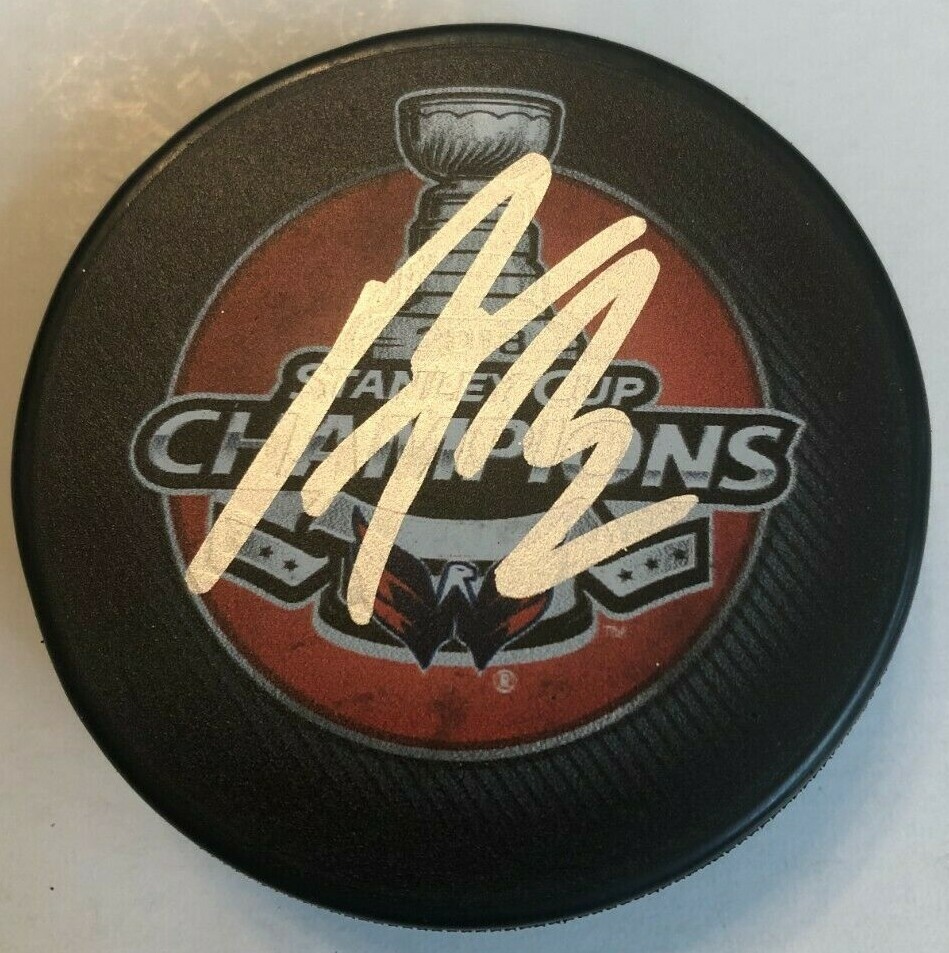 BARRY TROTZ SIGNED WASHINGTON CAPITALS 2018 STANLEY CUP HOCKEY PUCK W/ CASE COA