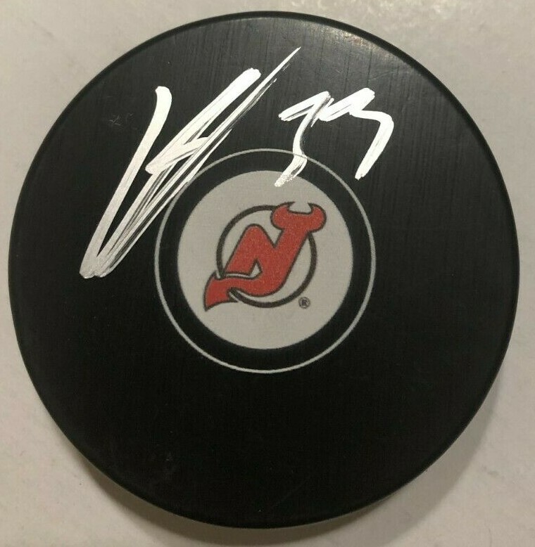 RYAN GRAVES SIGNED NEW JERSEY DEVILS HOCKEY PUCK W/ CASE COA