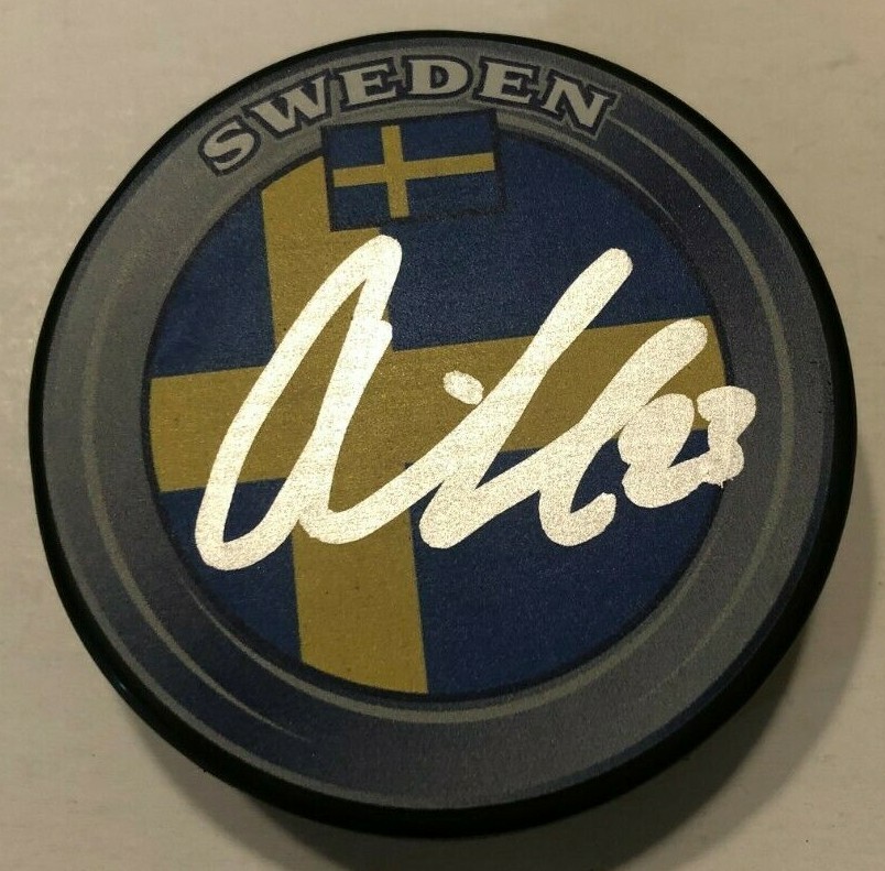 OSKAR LINDBLOM SIGNED SWEDEN HOCKEY PUCK W/ CASE SAN JOSE SHARKS FLYERS COA