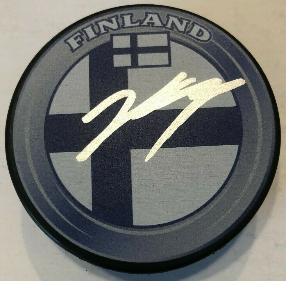 JESSE YLONEN SIGNED FINLAND HOCKEY PUCK W CASE MONTREAL CANADIENS COA