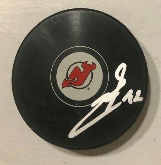PAVEL ZACHA SIGNED NEW JERSEY DEVILS HOCKEY PUCK W/ CASE COA