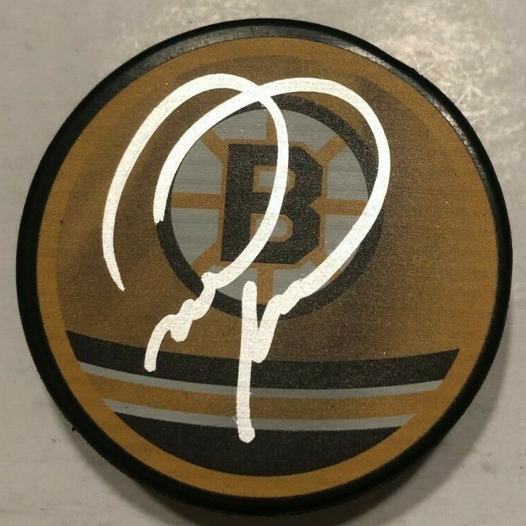MARK RECCHI SIGNED BOSTON BRUINS HOCKEY PUCK W/ CASE COA