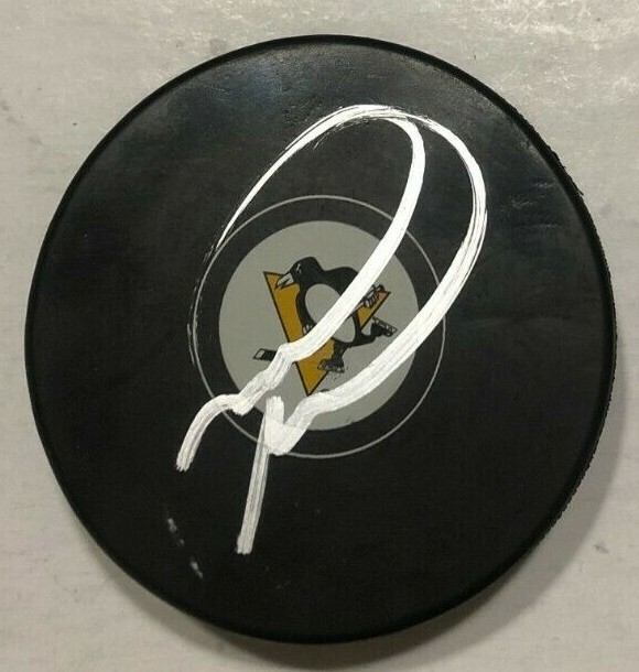 MARK RECCHI SIGNED PITTSBURGH PENGUINS HOCKEY PUCK W/ CASE COA
