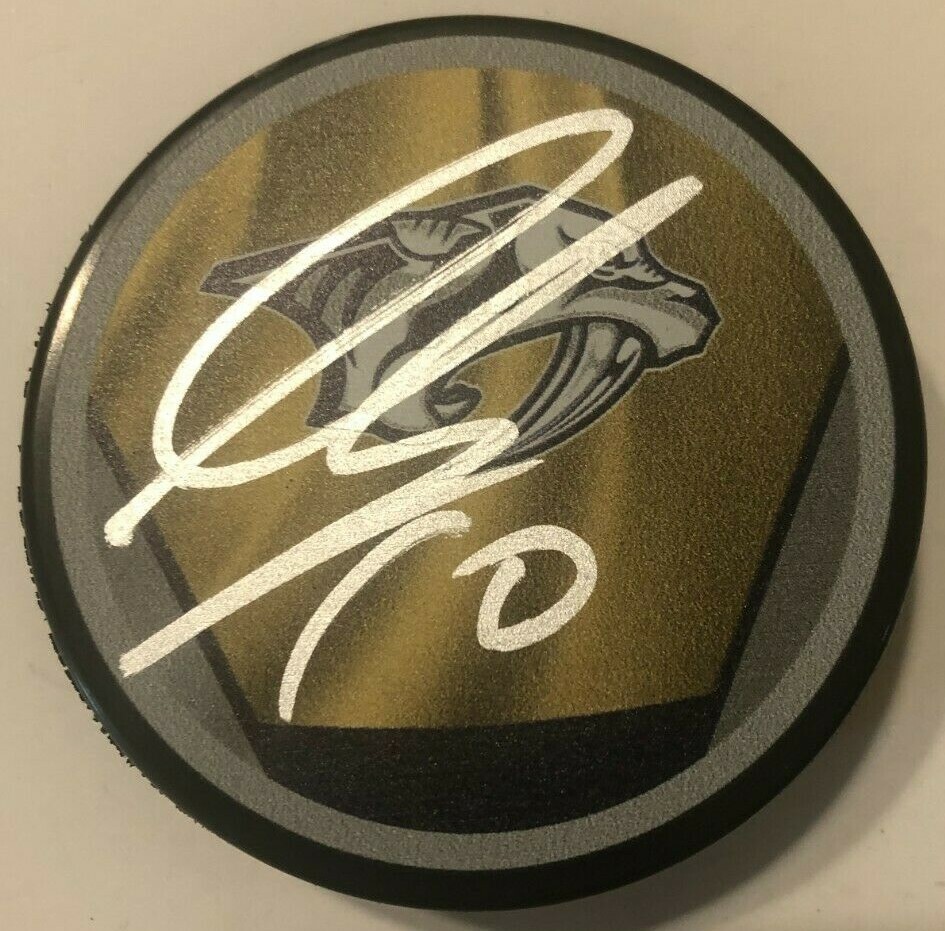 COLTON SISSONS SIGNED NASHVILLE PREDATORS HOCKEY PUCK W/ CASE COA
