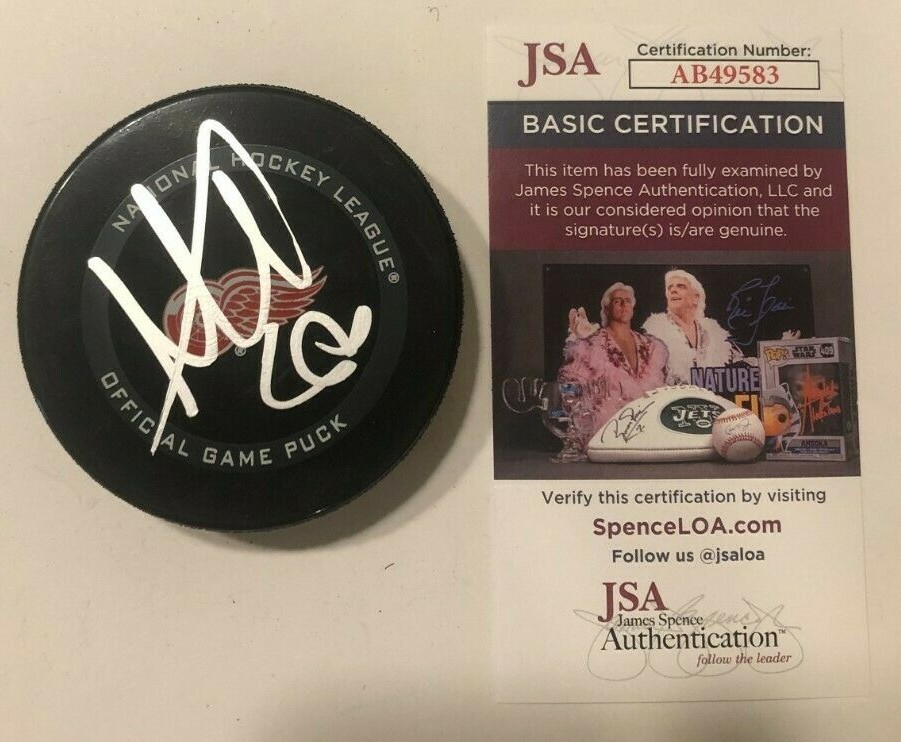MORITZ SEIDER SIGNED DETROIT RED WINGS OFFICIAL GAME HOCKEY PUCK W/ CASE JSA COA