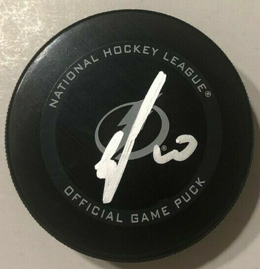 COREY PERRY SIGNED TAMPA BAY LIGHTNING OFFICIAL GAME HOCKEY PUCK W/ CASE COA