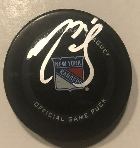 RYAN REAVES SIGNED NEW YORK RANGERS OFFICIAL GAME HOCKEY PUCK W/ CASE COA