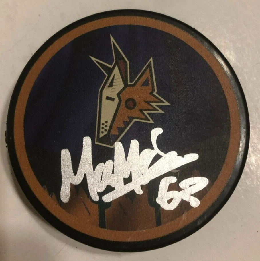 MATIAS MACCELLI SIGNED ARIZONA PHOENIX COYOTES HOCKEY PUCK W/ CASE COA