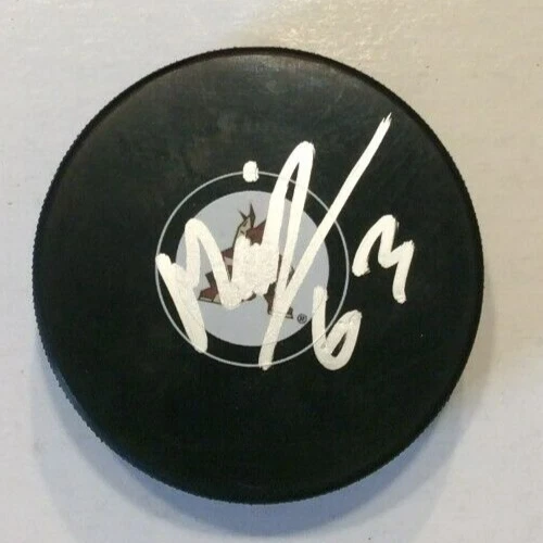 MATIAS MACCELLI SIGNED ARIZONA COYOTES HOCKEY PUCK W/ CASE COA