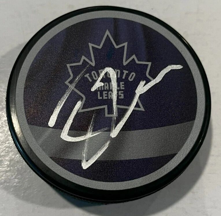 JOHN TAVARES SIGNED TORONTO MAPLE LEAFS HOCKEY PUCK W/ CASE COA
