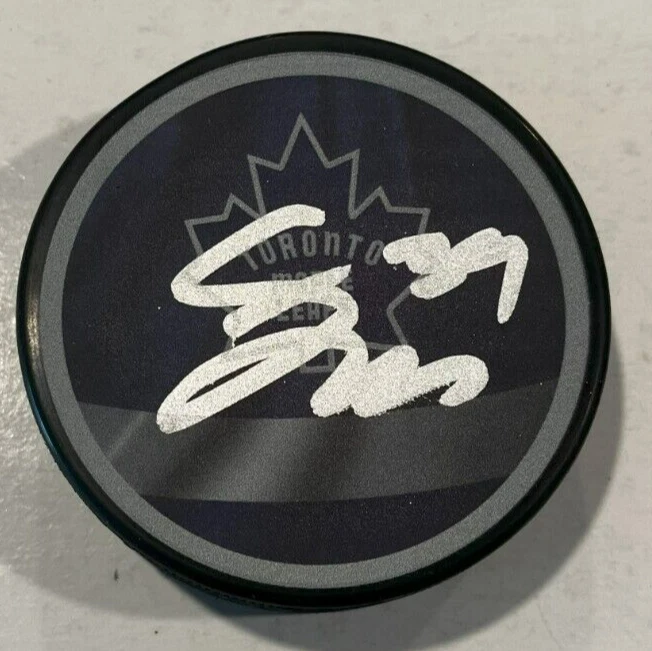 FRASER MINTEN SIGNED TORONTO MAPLE LEAFS HOCKEY PUCK W/ CASE COA