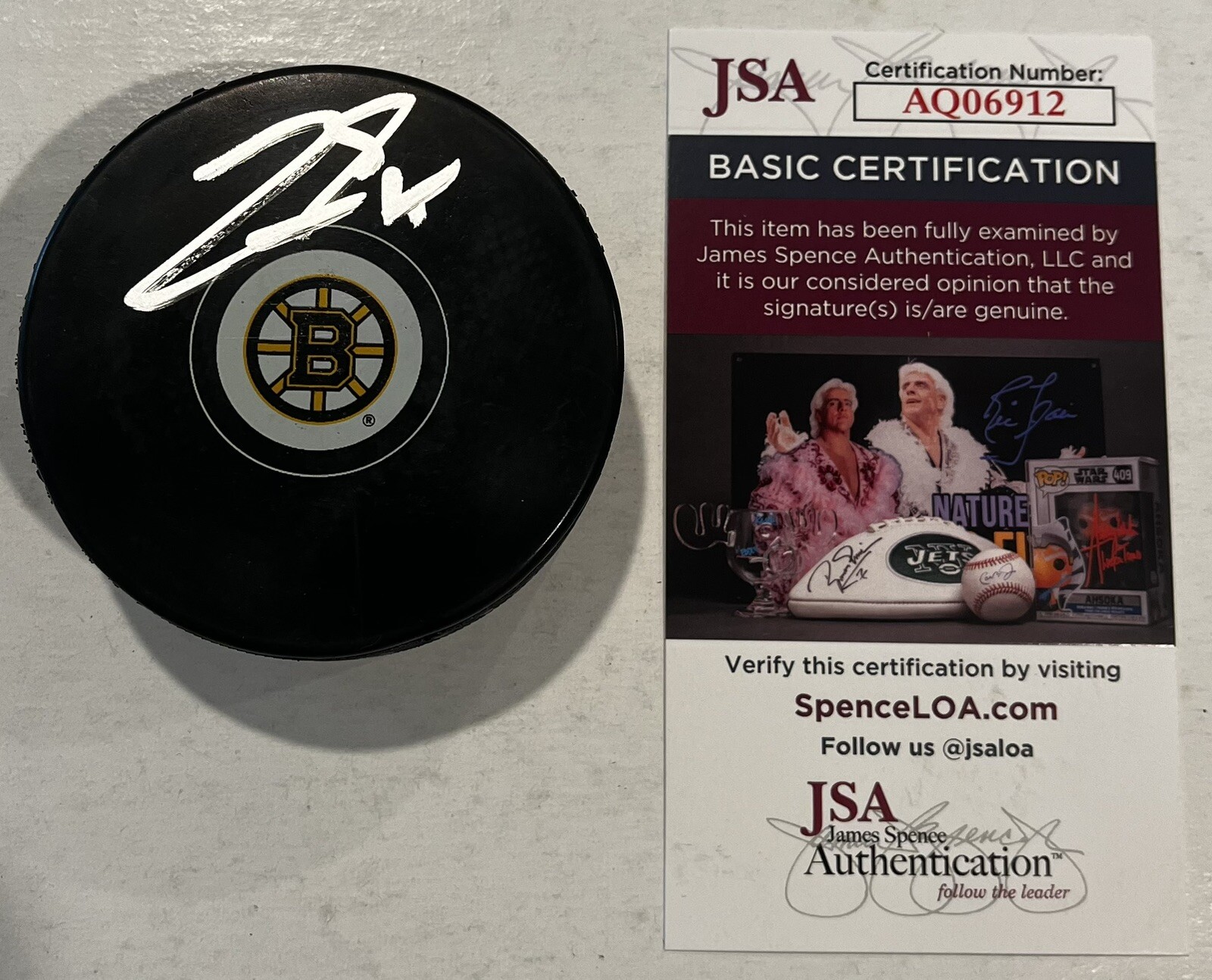 PAVEL ZACHA SIGNED BOSTON BRUINS HOCKEY PUCK W/ CASE JSA COA