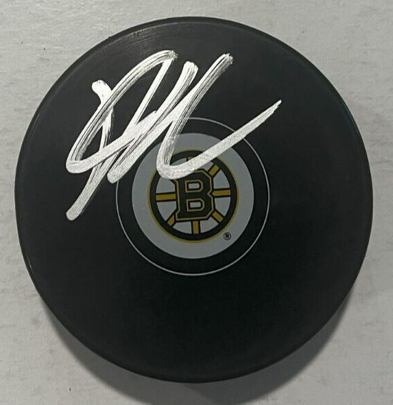 DANTON HEINEN SIGNED BOSTON BRUINS HOCKEY PUCK W/ CASE COA