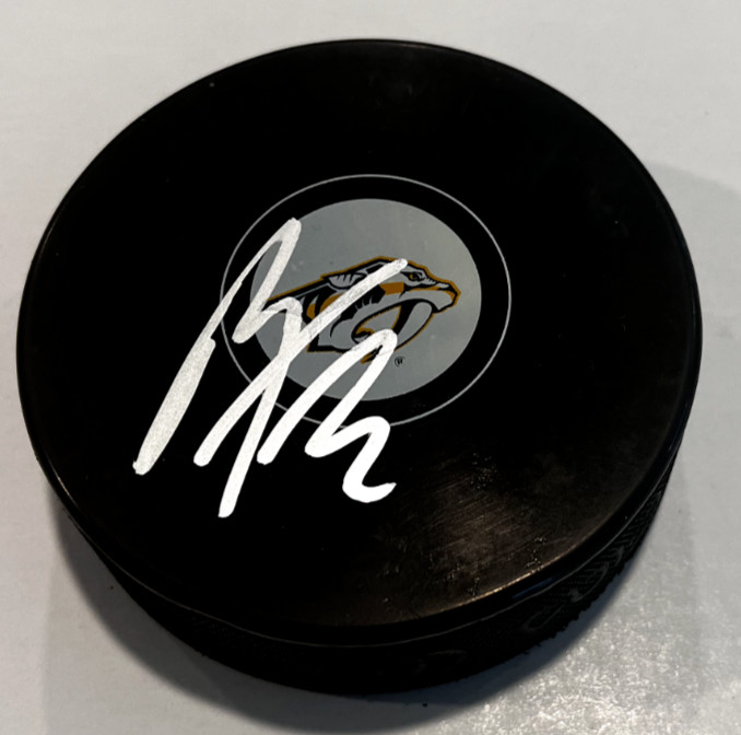 BARRY TROTZ SIGNED NASHVILLE PREDATORS HOCKEY PUCK W/ CASE COA