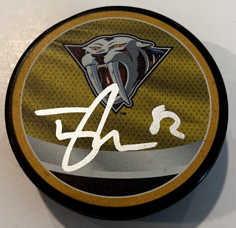 TOMMY NOVAK SIGNED NASHVILLE PREDATORS HOCKEY PUCK W/ CASE THOMAS COA