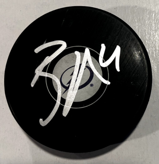 BRAYDEN POINT SIGNED TAMPA BAY LIGHTNING HOCKEY PUCK W/ CASE COA