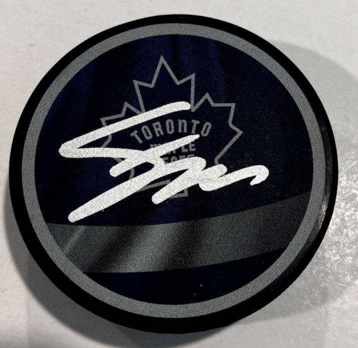 FRASER MINTEN SIGNED TORONTO MAPLE LEAFS HOCKEY PUCK W/ CASE COA