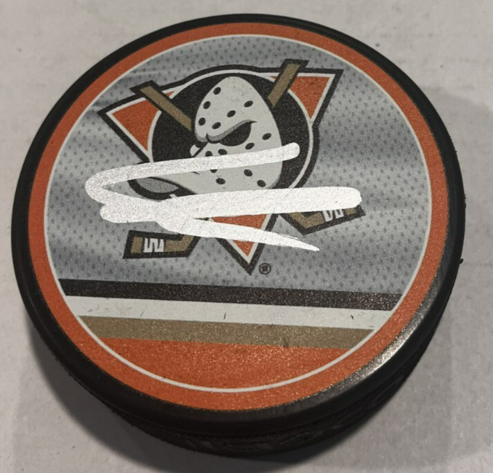 LEO CARLSSON SIGNED ANAHEIM DUCKS HOCKEY PUCK W/ CASE COA
