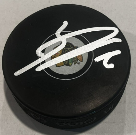JASON DICKINSON SIGNED CHICAGO BLACKHAWKS HOCKEY PUCK W/ CASE COA