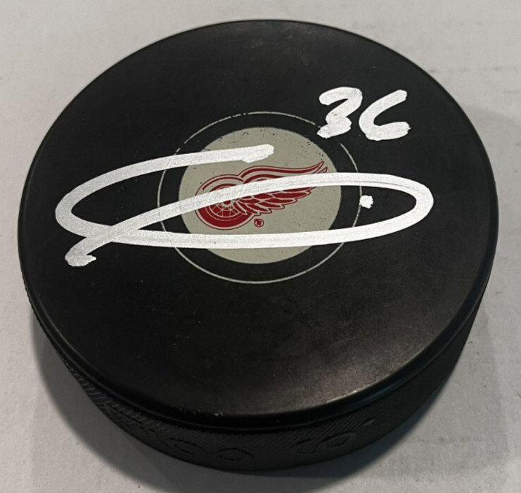 CHRISTIAN FISCHER SIGNED DETROIT RED WINGS HOCKEY PUCK W/ CASE COA