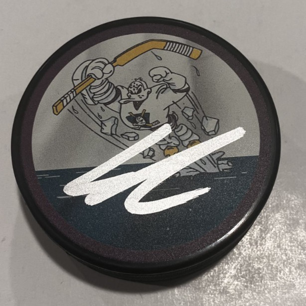 LEO CARLSSON SIGNED ANAHEIM DUCKS HOCKEY PUCK W/ CASE COA