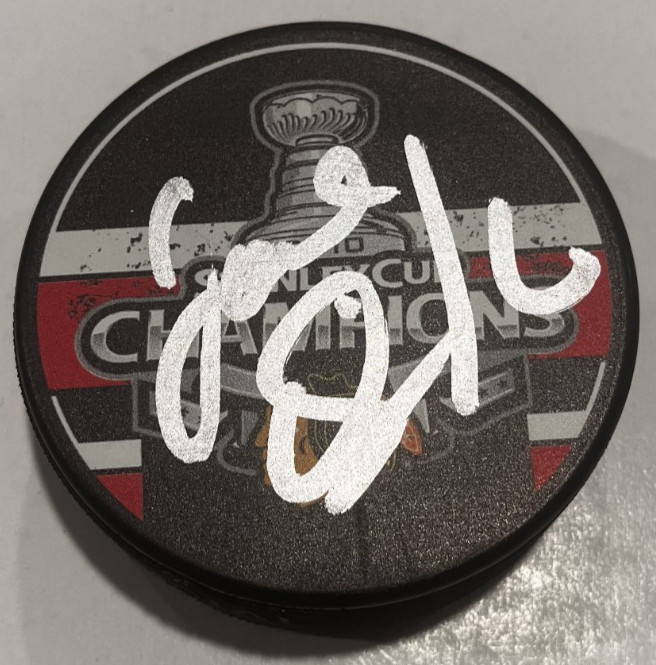 JOEL QUENNEVILLE SIGNED CHICAGO BLACKHAWKS 2010 STANLEY CUP PUCK W/ CASE COA